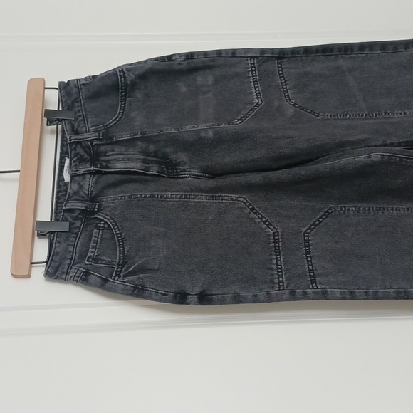Forever 21 - Premium Cropped Cargo Jeans - Picture 3 of 8